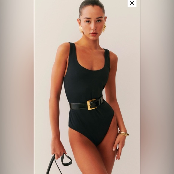 Reformation Victoria One piece swimsuit 
New with tags attached.  Size small - Picture 2 of 11